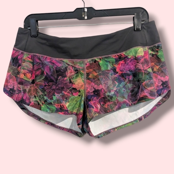 Lululemon Vivid Floral Swift Fabric Low Rise Speed Up Lined Short 2.5" Size 8 - Picture 1 of 12